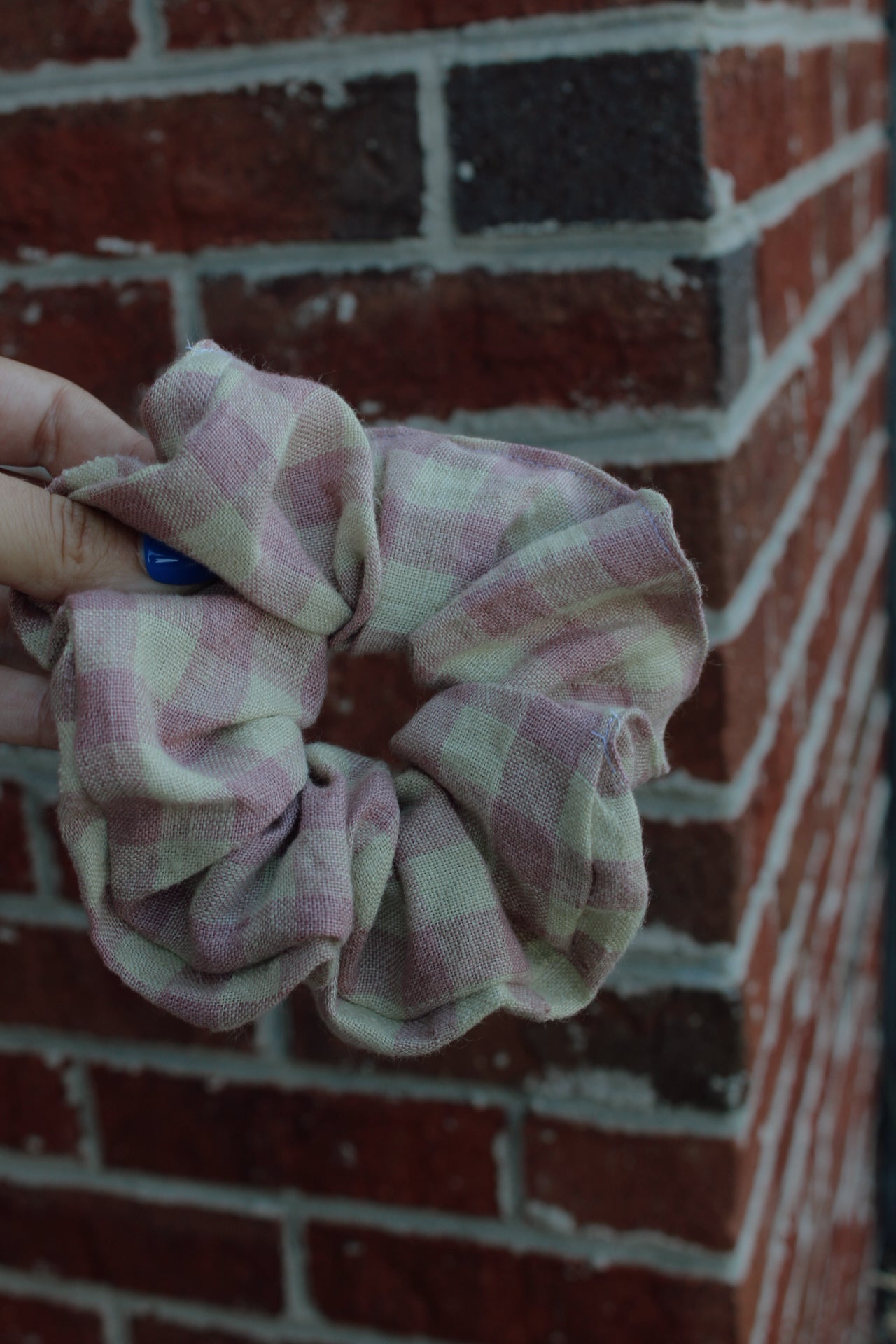 Gingham Linen Scrunchie (2)