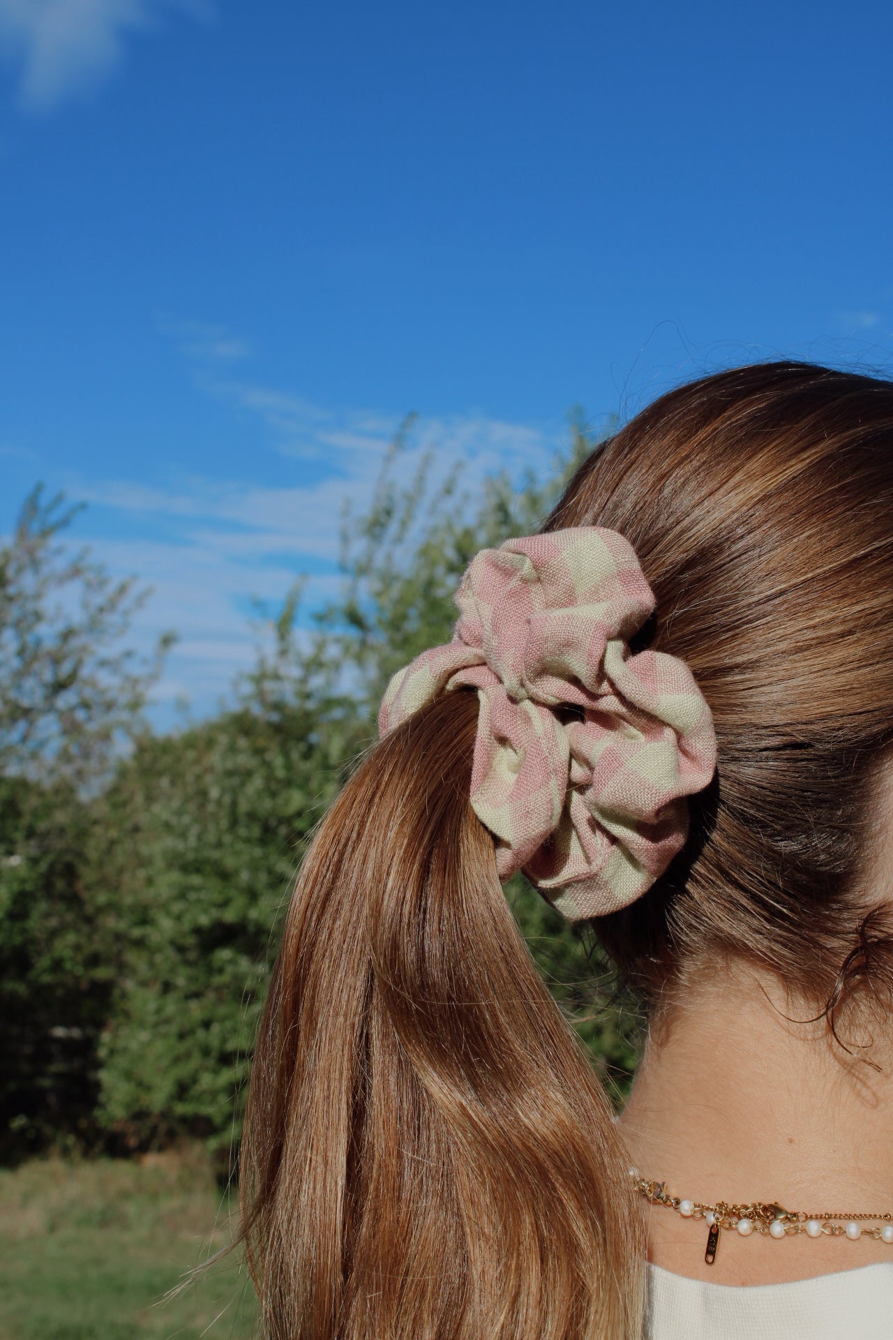 Gingham Linen Scrunchie (1)