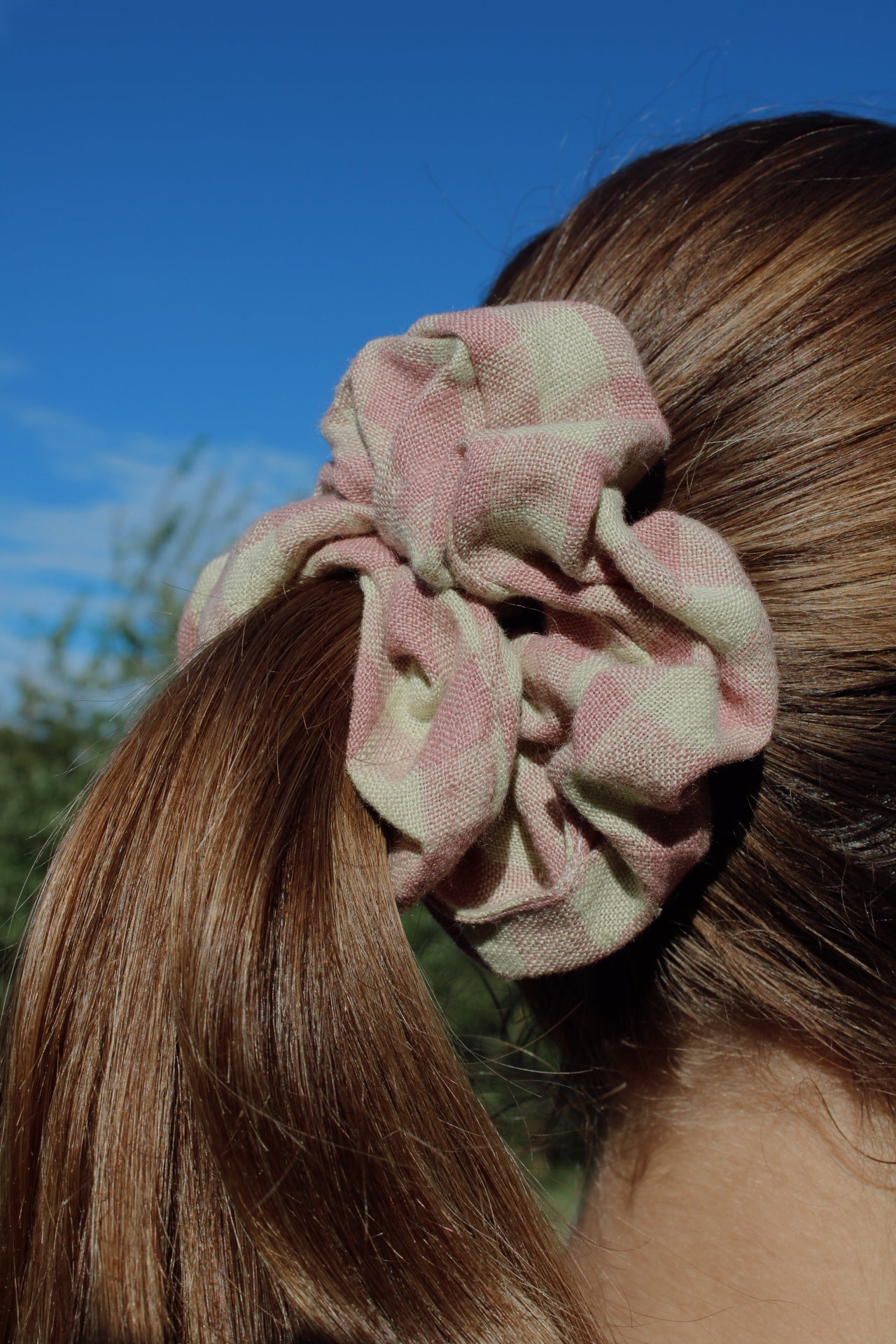 Gingham Linen Scrunchie (2)